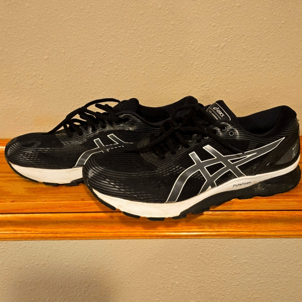 ASICS GEL-NIMBUS Black and White Athletic Shoes
